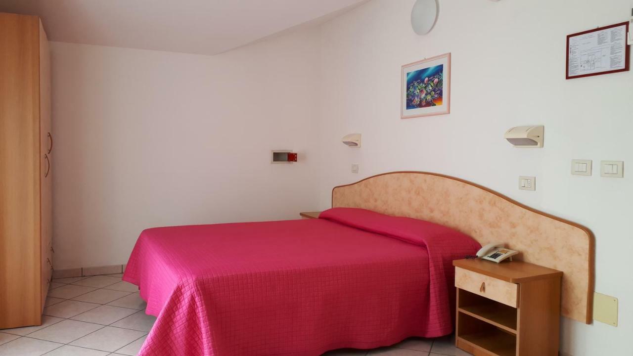Hotel Ambra Cesenatico Exterior photo